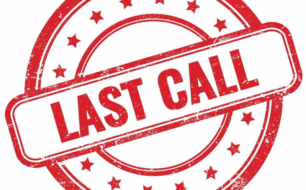 LAST CALL text on red grungy round rubber stamp.